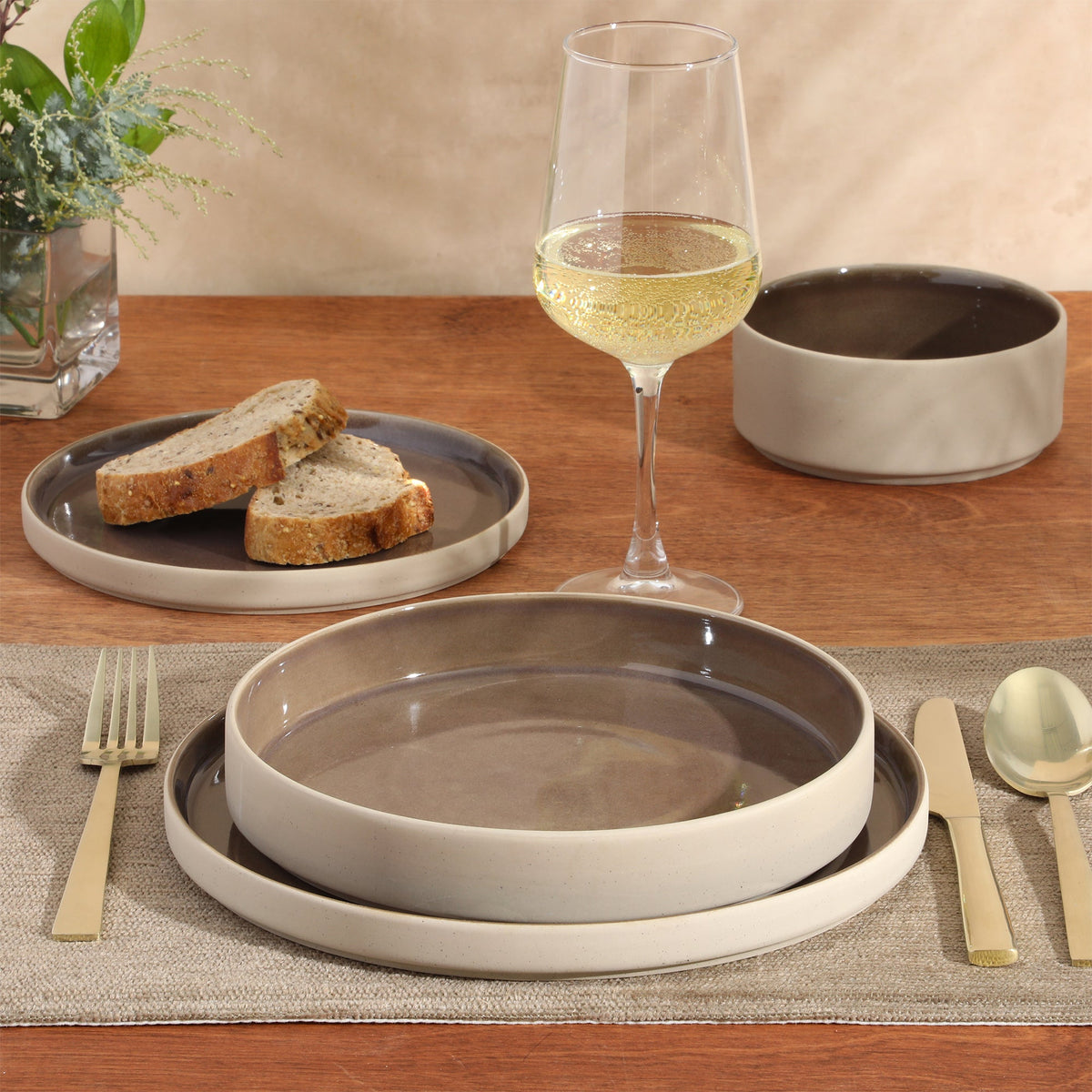 Gibson Elite Liberty Bay 16-Piece Pottery Clay Stoneware Dinnerware Set –  Reactive Glaze, Stackable Plates and Bowls W/ Pasta Bowl, Service for 4 – Microwave & Dishwasher Safe