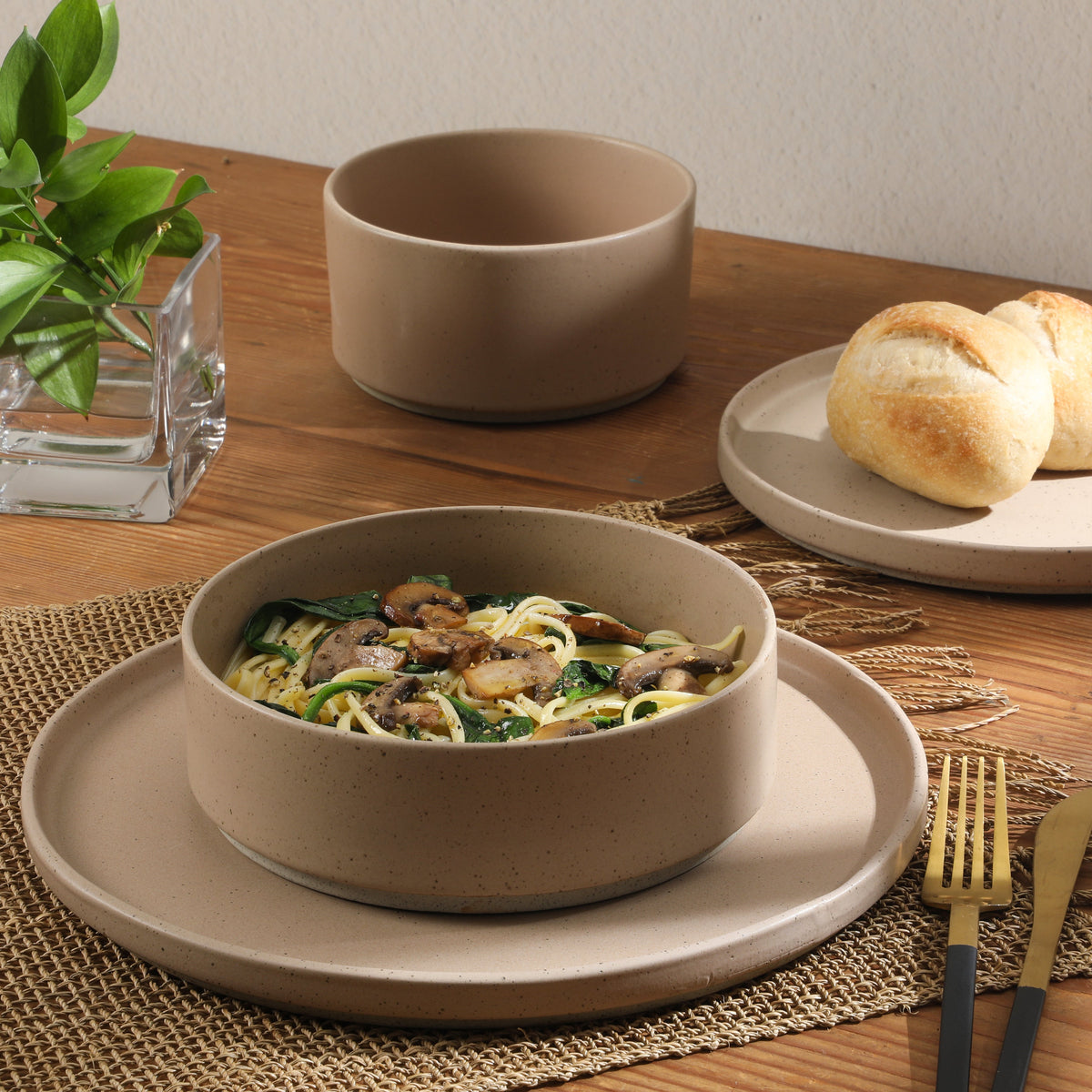 Gibson Elite Tatum Premium Porcelain Matte Reactive Glaze 16 Piece (Service for 4)  Plates and Bowls Stackable Dishes Ceramic Dinnerware Set