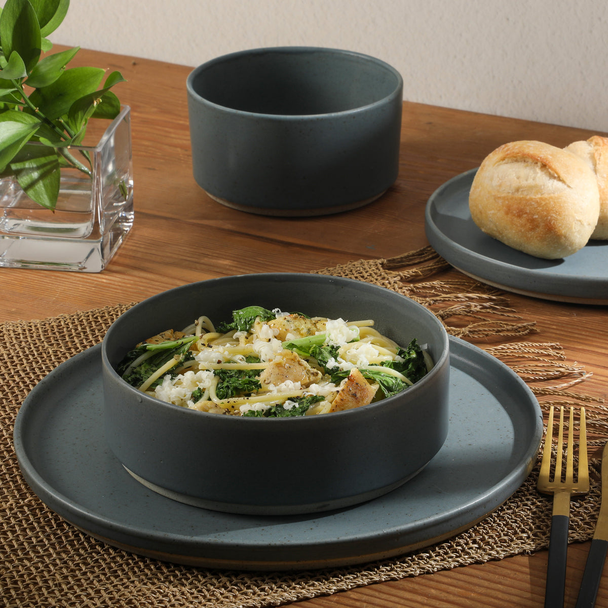 Gibson Elite Tatum Premium Porcelain Matte Reactive Glaze 16 Piece (Service for 4)  Plates and Bowls Stackable Dishes Ceramic Dinnerware Set