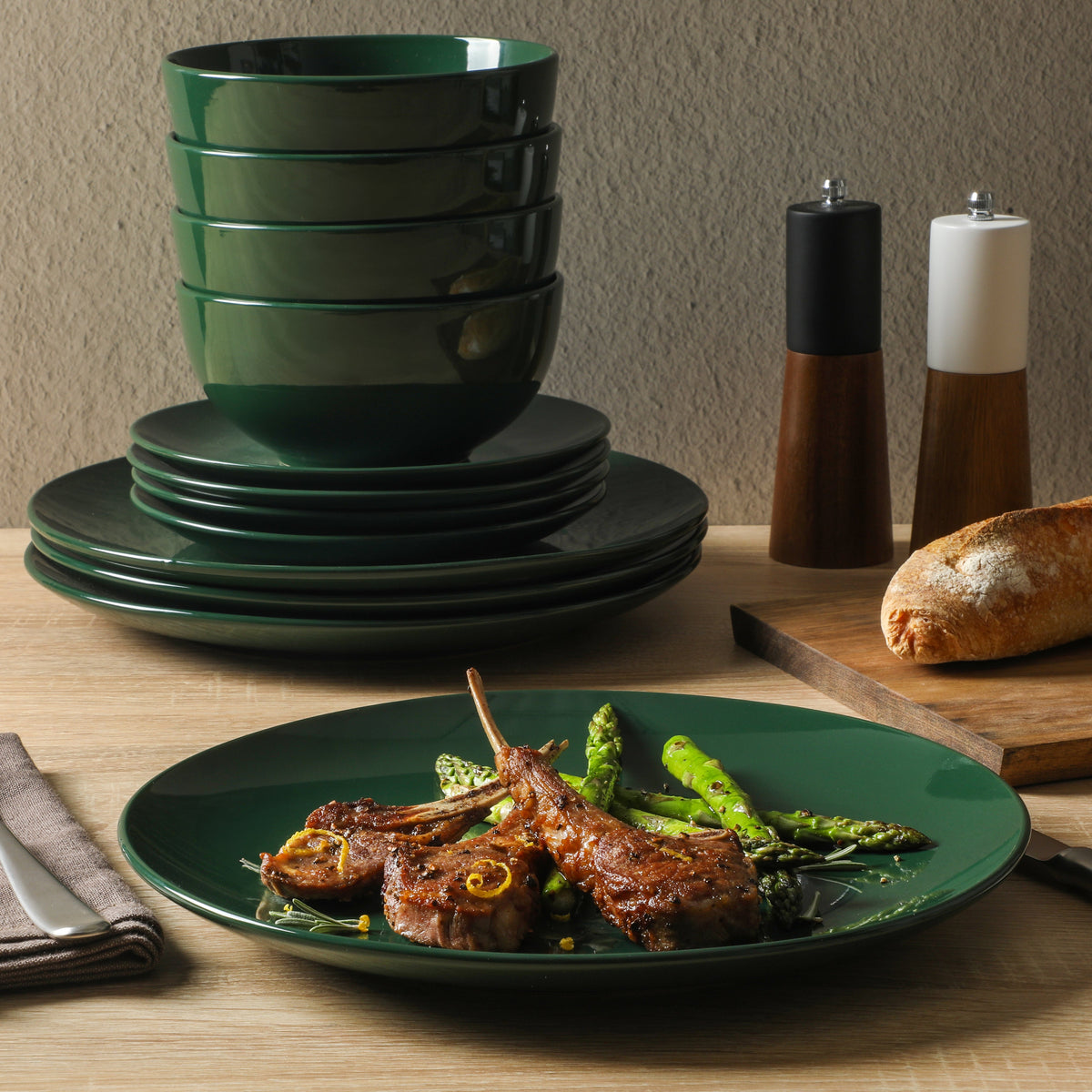 Gibson Home Simple Essential (Service for 4) Plates and Bowls Porcelain Solid Color Dishes  Ceramic Dinnerware Set - Hunter Green