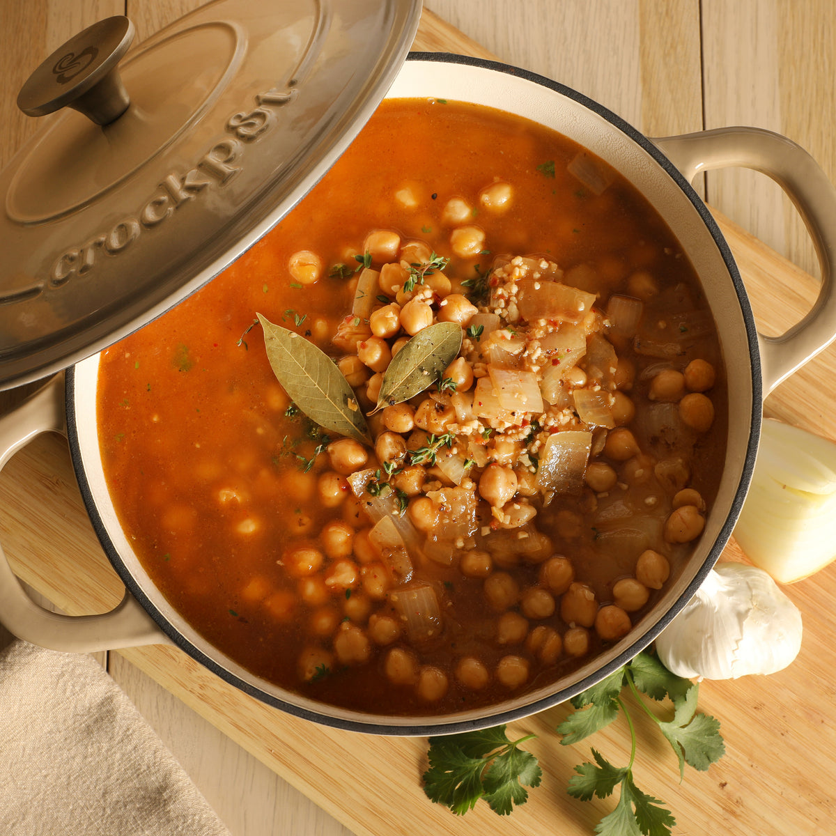 Crock Pot Artisan 5-Quart Round Cast Iron Dutch Oven Pot With Lid