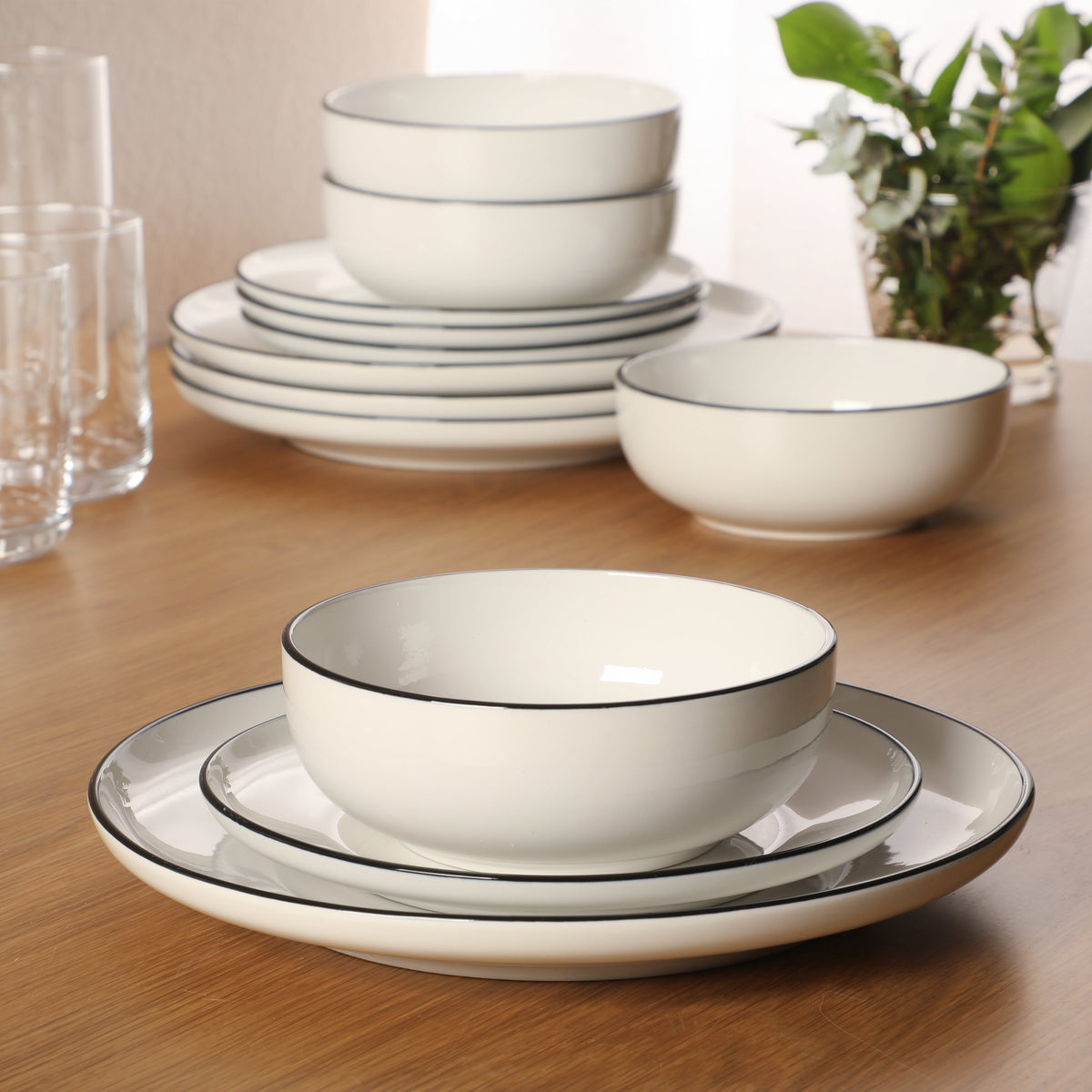 Gibson Home Havenstone 12-Piece Porcelain Dinnerware Set – Dinner Plates, Salad Plates & Bowls, Classic White With Black Rim Everyday Dish Set for Home, Kitchen, Microwave & Dishwasher Safe